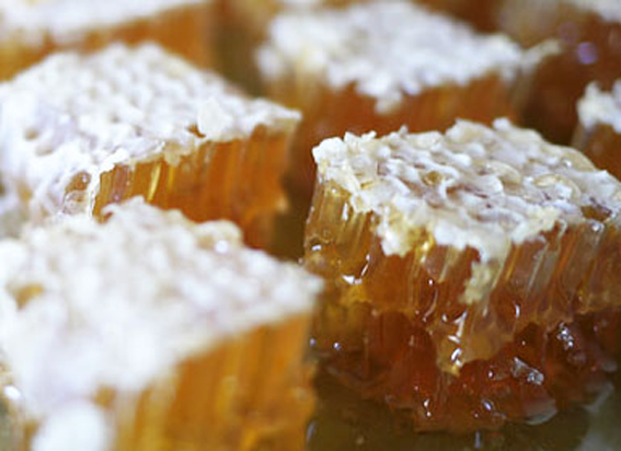 Comment manger un rayon de miel?